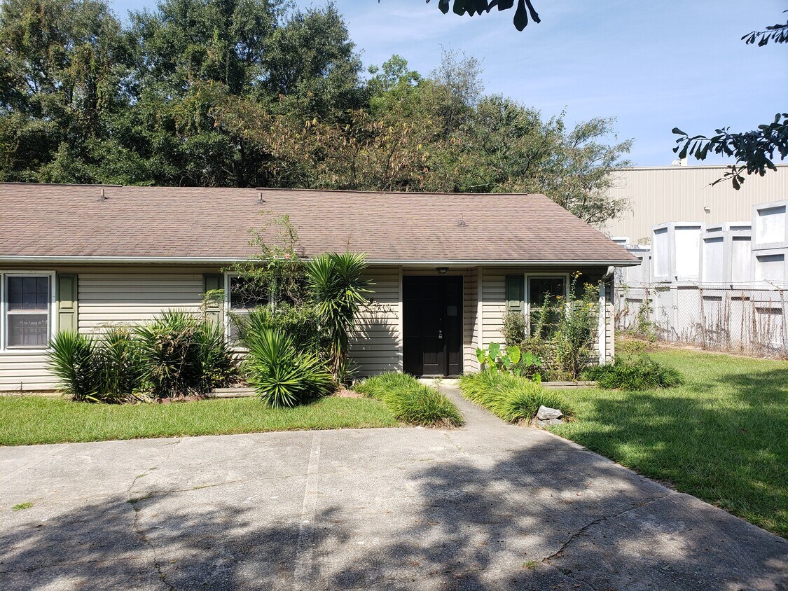 904 W Lee Rd, Taylors, SC 29687 Townhome Rentals in Taylors SC