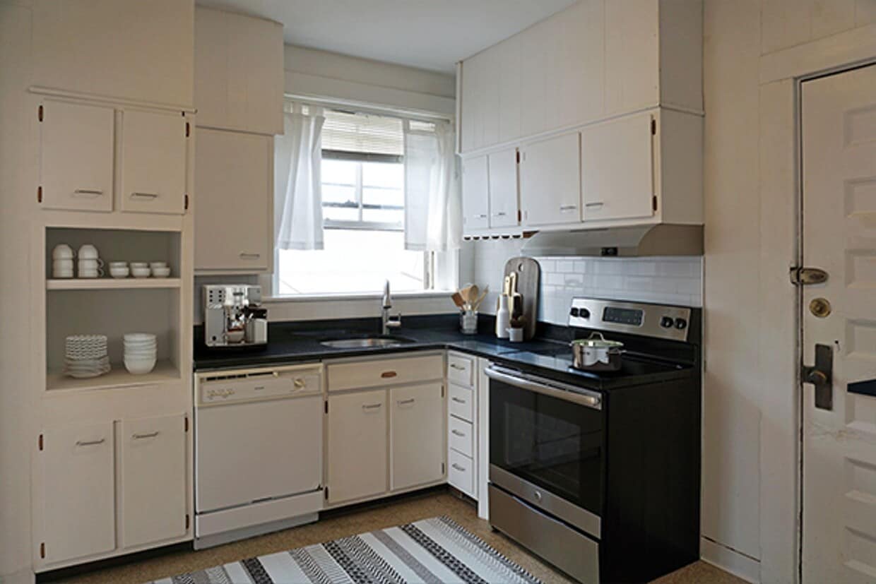 8/1 Sunny, renovated 3BR right in Porter Sq! - 8/1 Sunny, renovated 3BR right in Porter Sq!