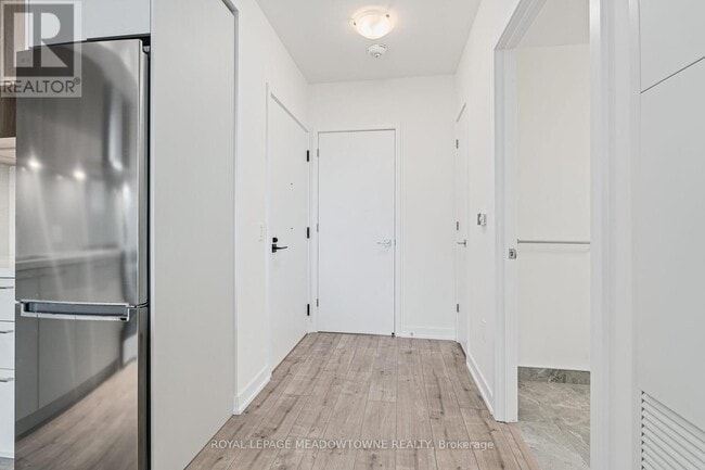 Building Photo - 500 Plains Rd E