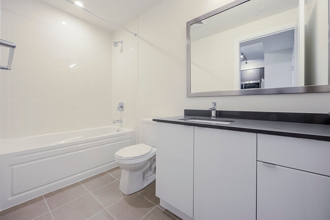 Photo du bâtiment - 50-750 Thomas Riley Rd