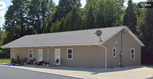 Building Photo - 2141 Wood St