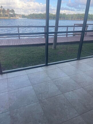 Building Photo - 710 NE 7th St