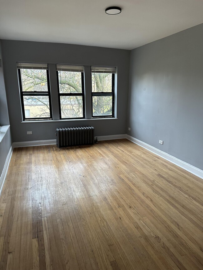 Building Photo - 611 W 72nd St