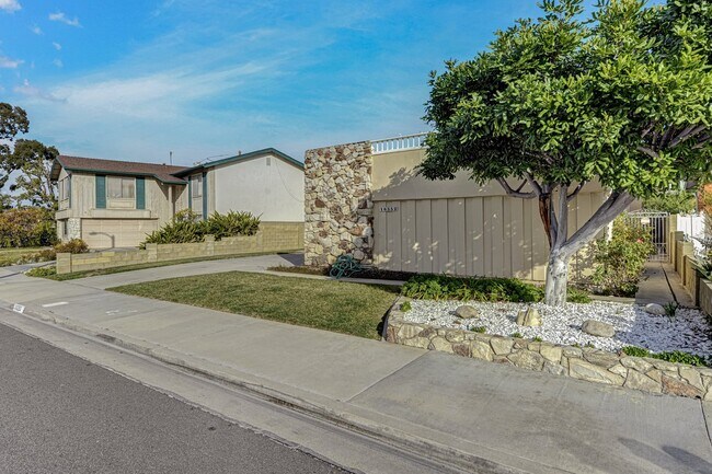 Building Photo - 16352 Redlands Ln