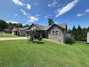 Building Photo - 106 S Hamlet Ct