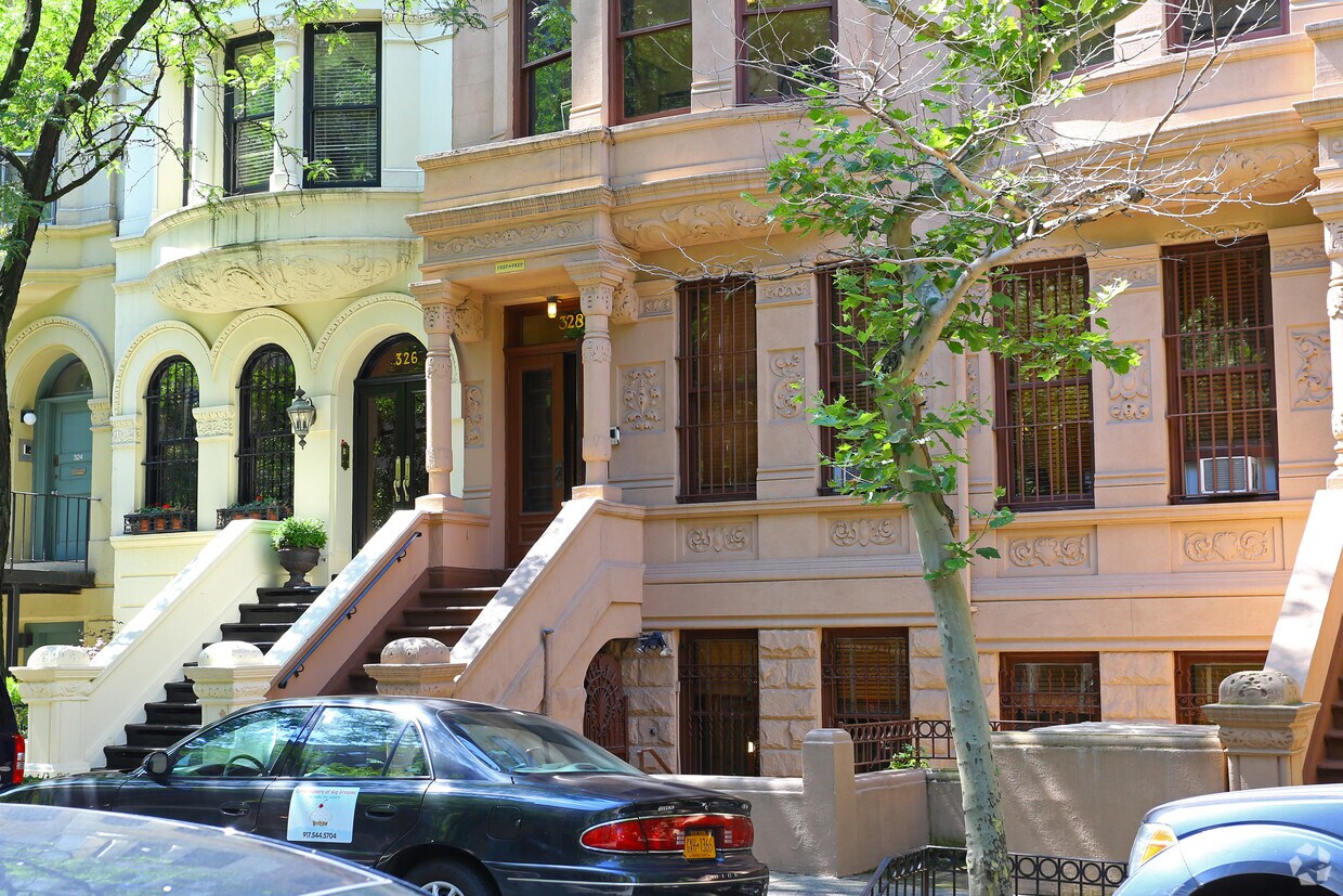 Foto del edificio - 328 W 71st St