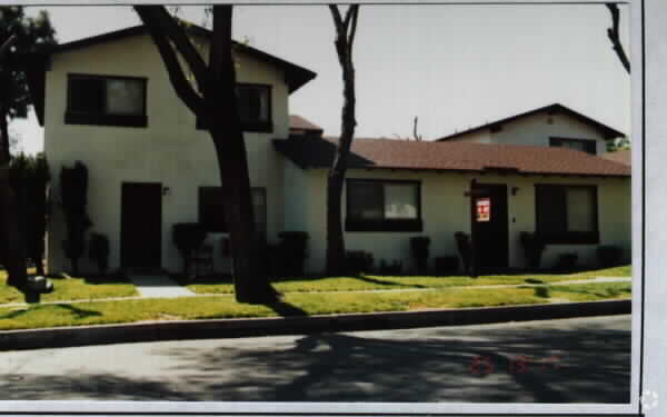 Building Photo - 349-353 S Stillman Ave