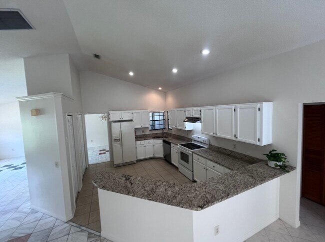 Building Photo - FOR RENT - Winter Park 3/2/2 on Corner Lot