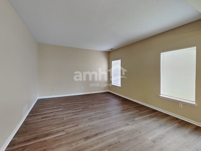 Building Photo - 10221 Blue Sky Dr