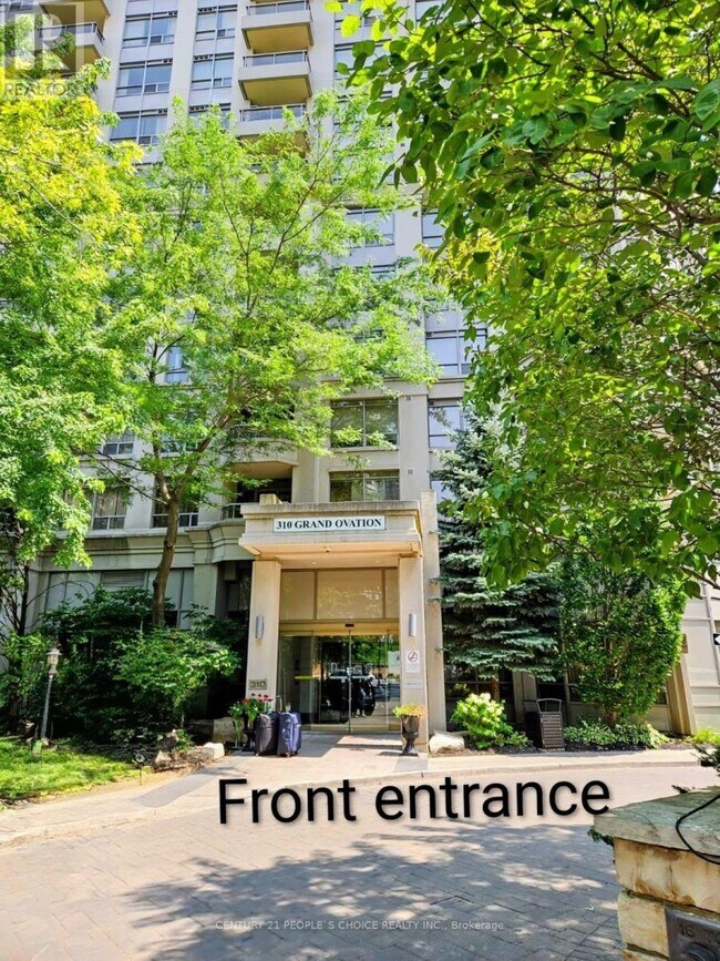 Photo du bâtiment - 310-310 Burnhamthorpe Rd W