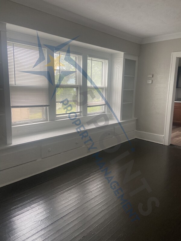 Foto del edificio - 983 E 128th St