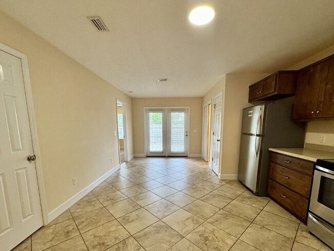 Building Photo - Charming 2 Bed, 2 Bath Home in Lynn Haven, FL - Perfect for Cozy Living!