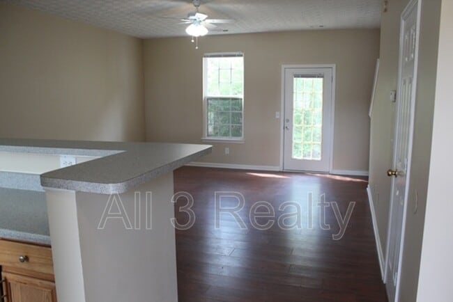 Foto del edificio - 6099 Camden Forrest Ct