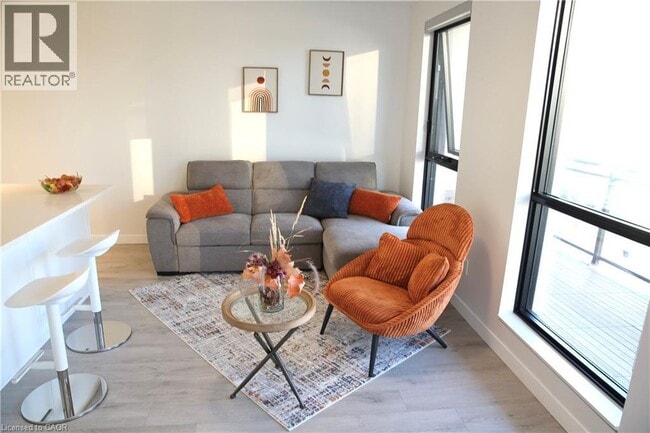 Building Photo - 181 King St S