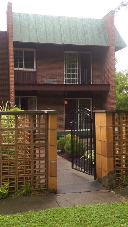 Primary Photo - 1215 James St