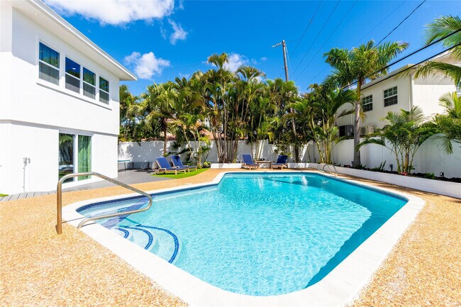 Foto del edificio - 3329 NE 17th St