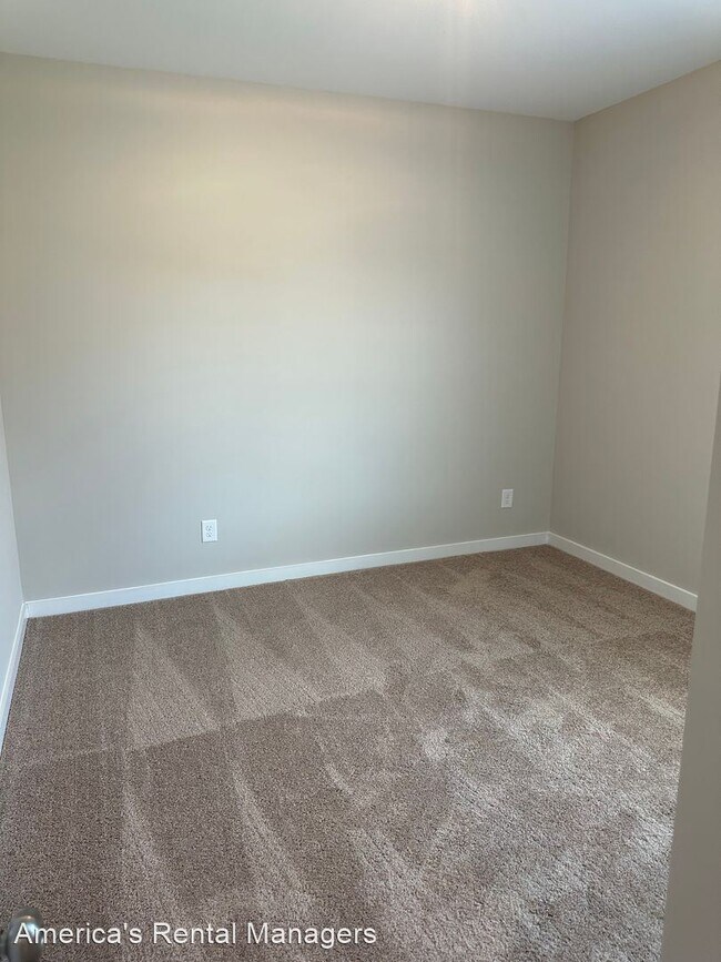 Building Photo - 3 br, 2 bath House - 9018 Ivanhoe Drive