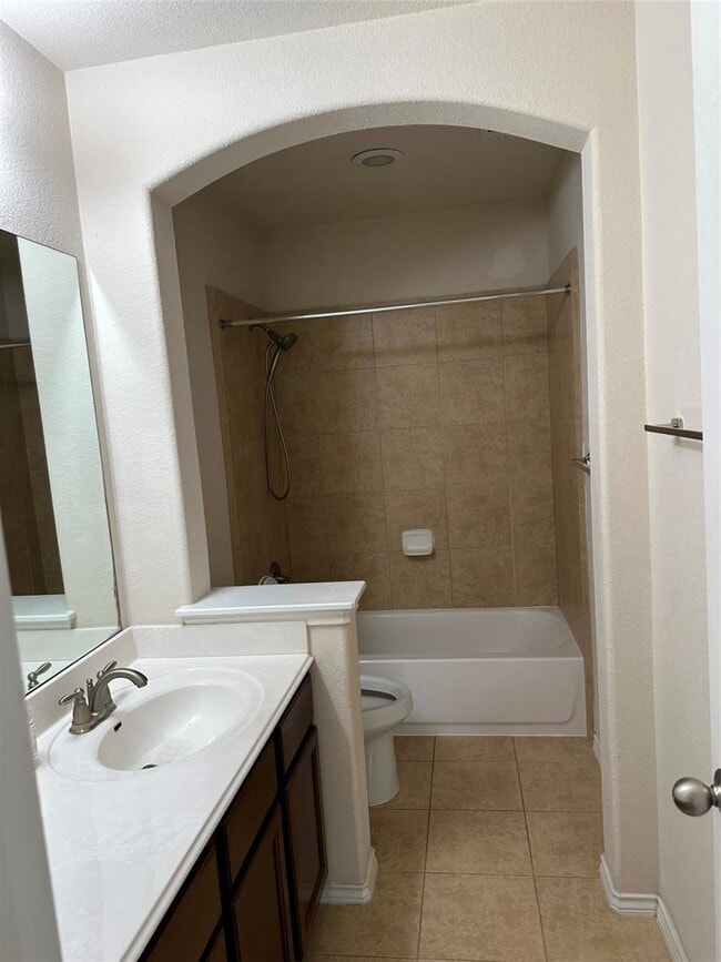 Building Photo - 520 Cameron Cove