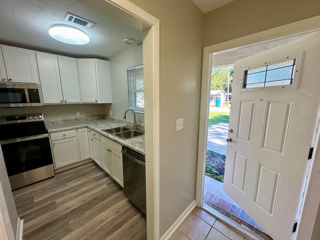 Building Photo - 6307 Jack St