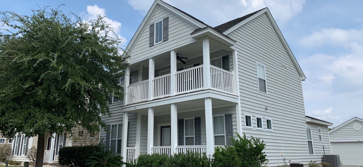 Primary Photo - Beautiful Home in Weatherstone