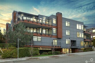 Building Photo - 302 5th Ave