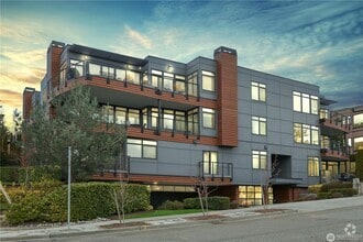 Building Photo - 302 5th Ave
