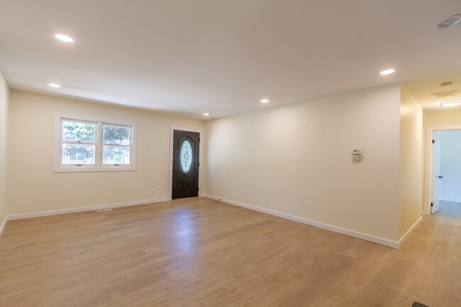 Foto del edificio - 279 E Lincoln Ave