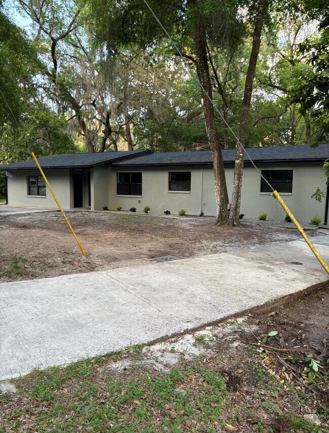 Foto del edificio - 3901 SE 13th Terrace