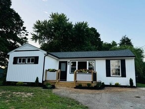 Building Photo - 306 Manley Ave