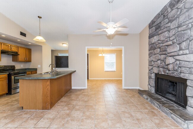 Foto del edificio - Great floor plan, won't last. Apply today!