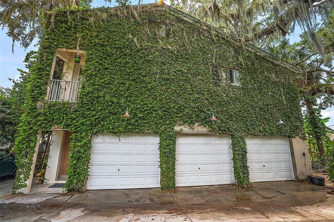 Building Photo - 408 Lake Dora Rd