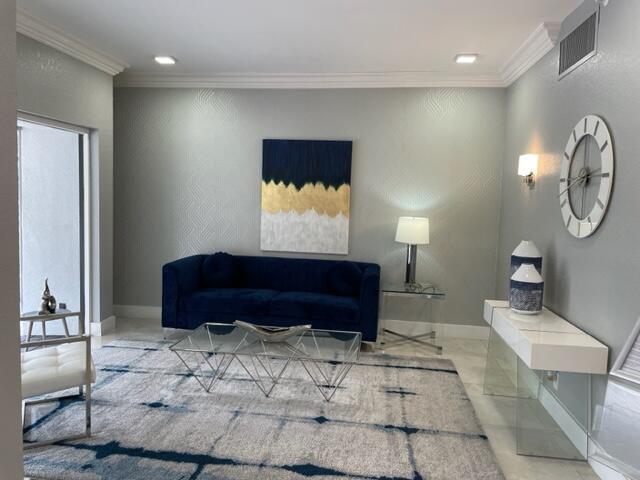 Foto del edificio - 7835 Lakeside Blvd