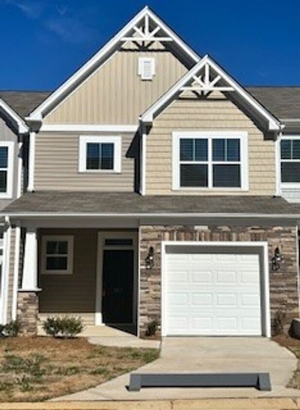 Foto principal - Newly built 2-bedroom, 2-bath townhomes wi...