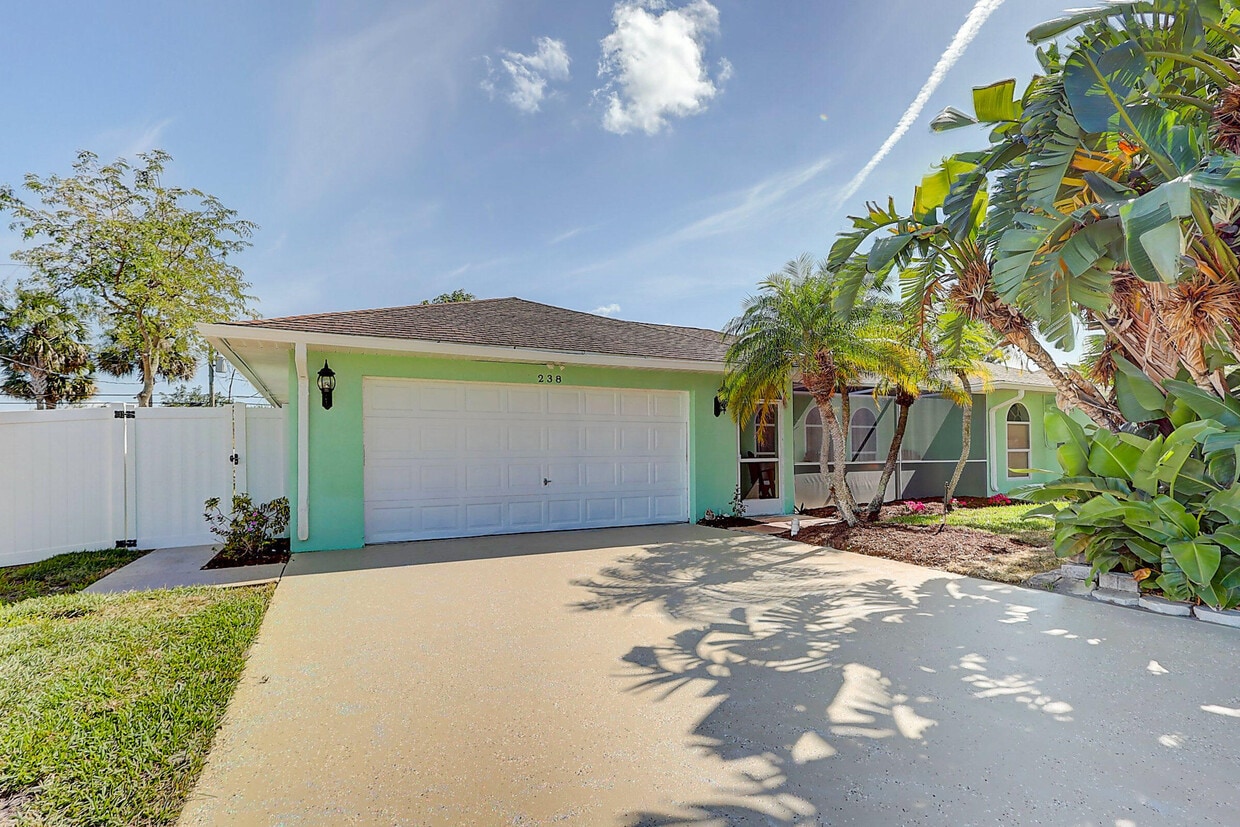 Foto principal - 238 SW Grove Ave