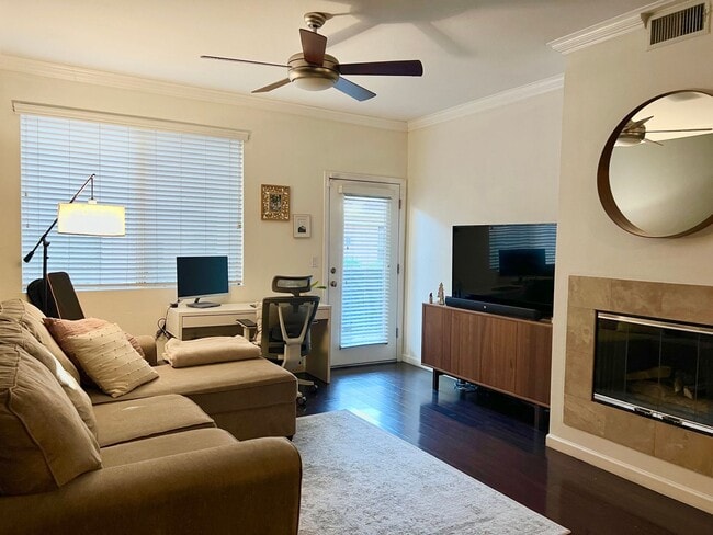 Building Photo - STUNNING UPDATED 1 BED / 1 BATH BILTMORE A...