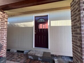 Building Photo - 10519 Silver Oak Ln