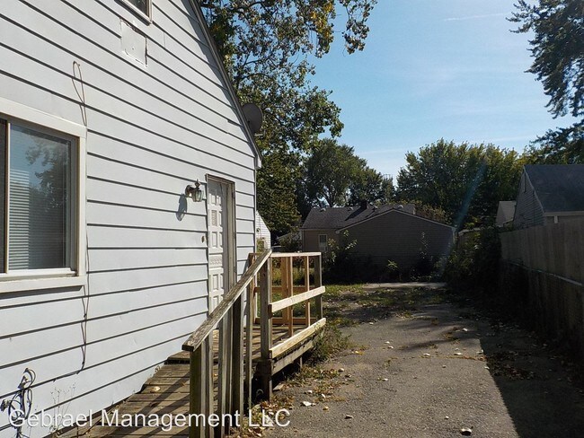 Building Photo - 1374 Webber Ave
