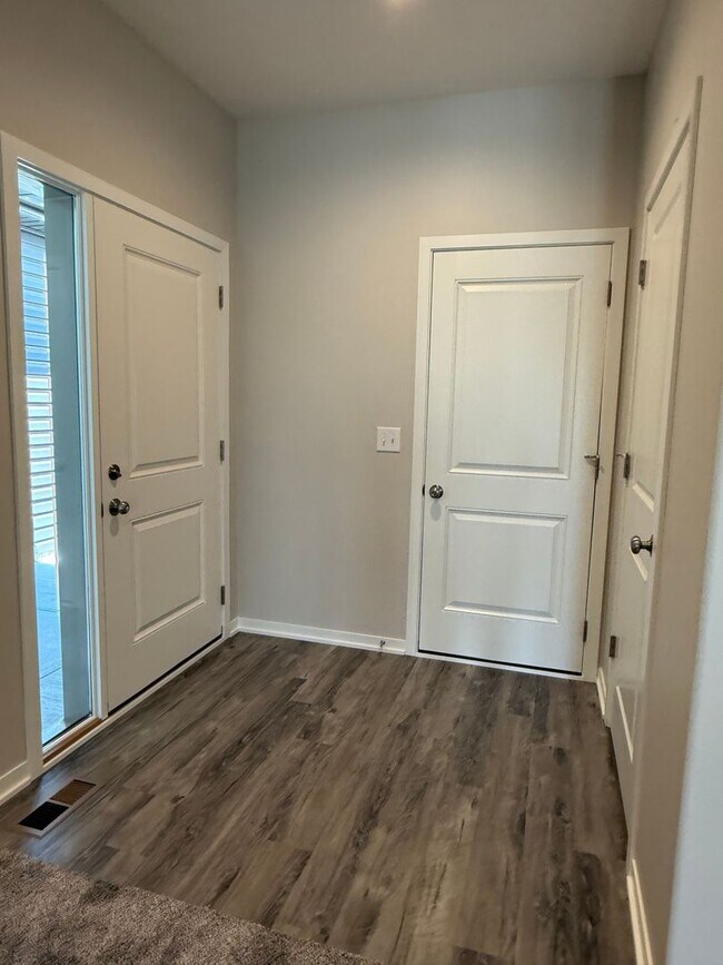 Foto del edificio - 8808 Daywood Ln