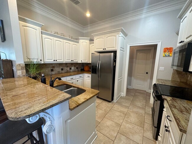 Foto del edificio - Haughton Home, Updated With Over 2,100 Squ...