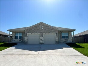 Building Photo - 113 Dolphin Dr