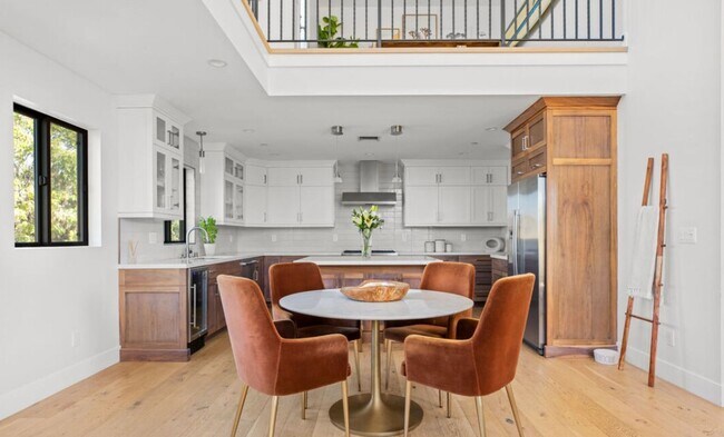 Foto del edificio - High-End Westside Rental on Washington Pl