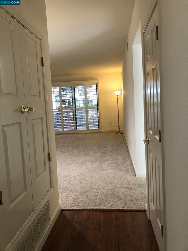 Foto del edificio - 2578 Oak Rd