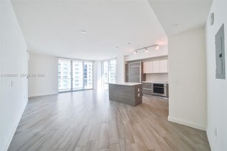 Building Photo - 1100 S Miami Ave