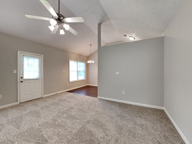 Building Photo - One Month FREE Rent!! Lovely Home located ...