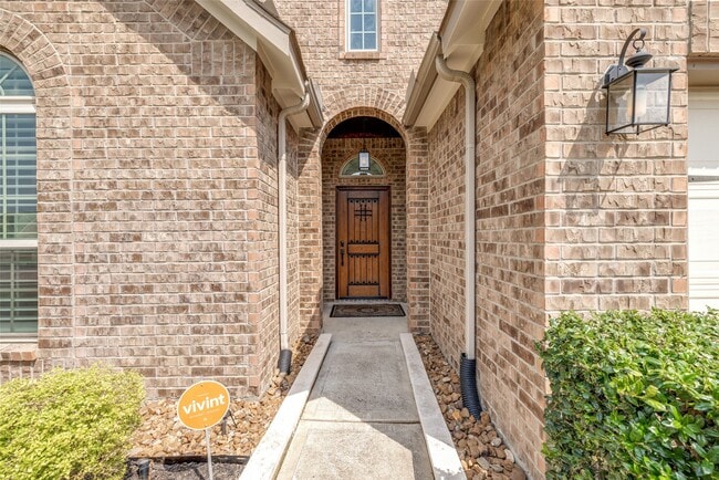 Building Photo - 9906 White Oak Ln
