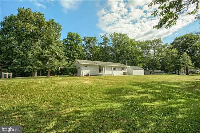 Building Photo - 23 Pine Ridge Rd