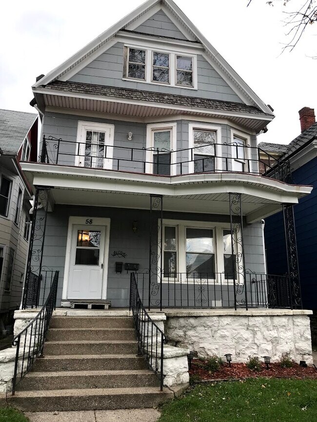 Building Photo - 58 Como Ave