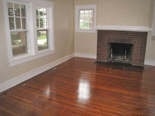 Building Photo - 4BR Home with Natural Light, Covered Porches & Bonus Sunroom