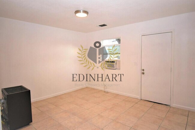 Foto del edificio - 3631 E Dwight Way