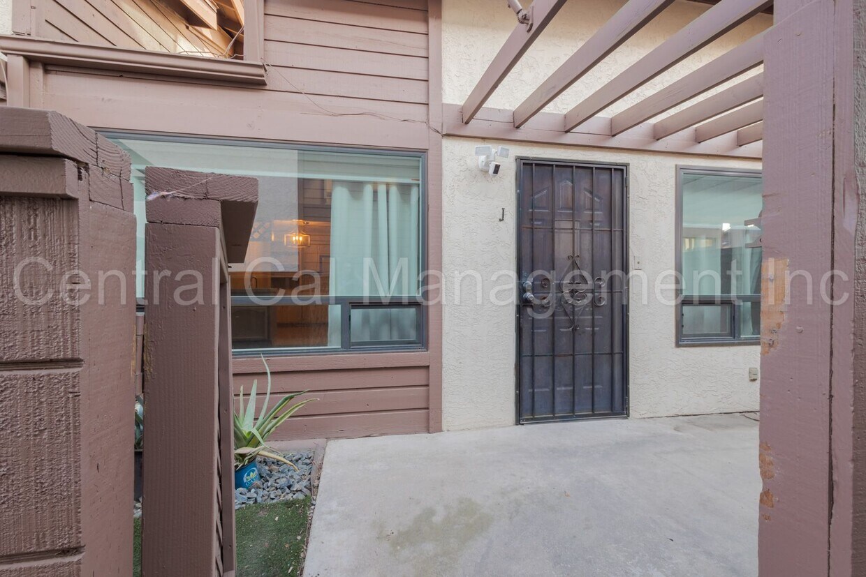2 Bedroom/2 Bath Condo with Garage - $199... - 2 Bedroom/2 Bath Condo with Garage  - $199...